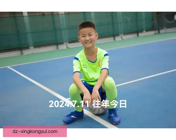 足球少年爱看小罗成冬奥首金 足球少年爱看小罗成冬奥首金